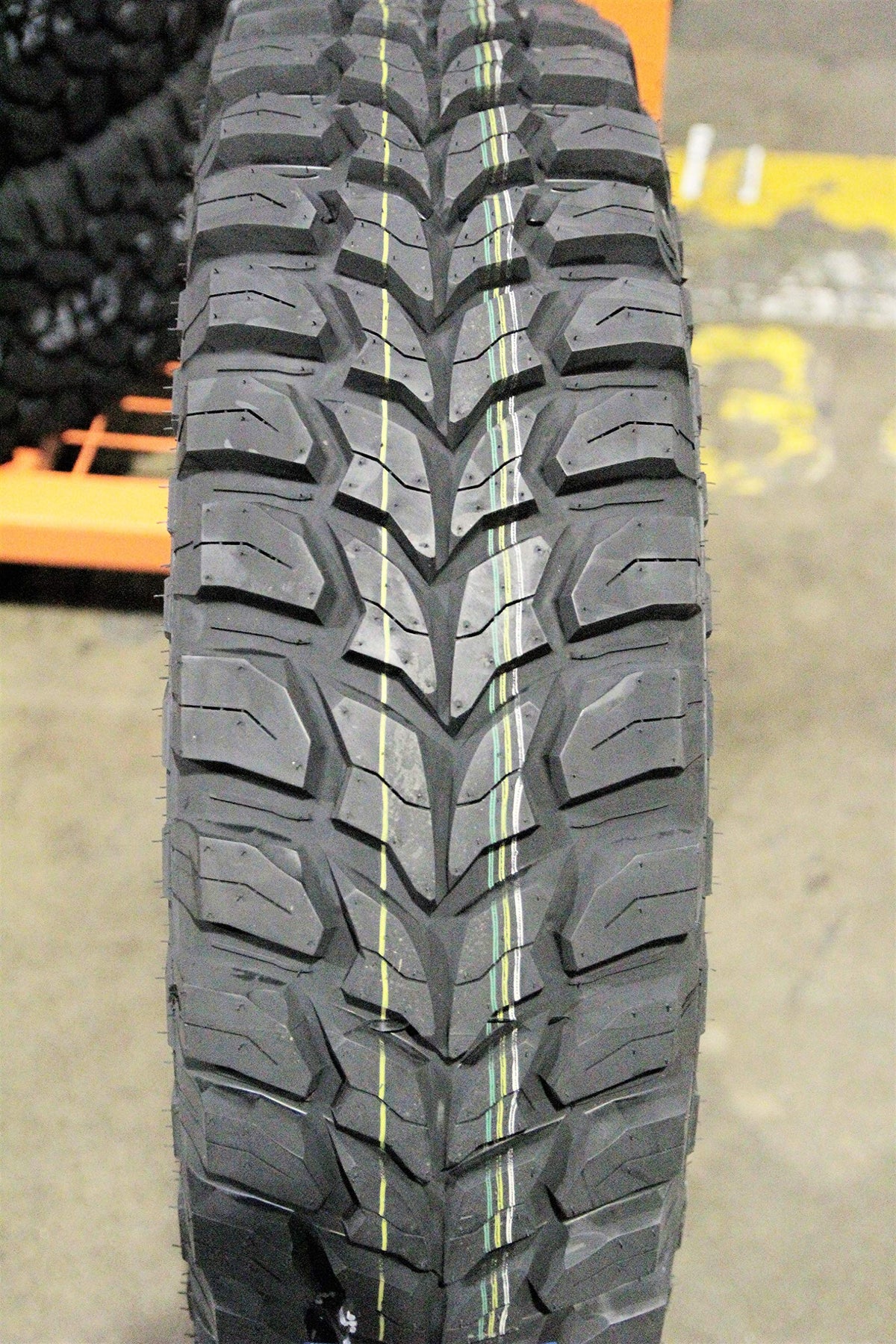 Mud Tire 235 85 16 LT235/85R16 O24673